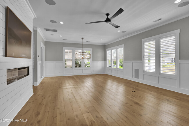 Building Photo - 856 Bedminister Ln