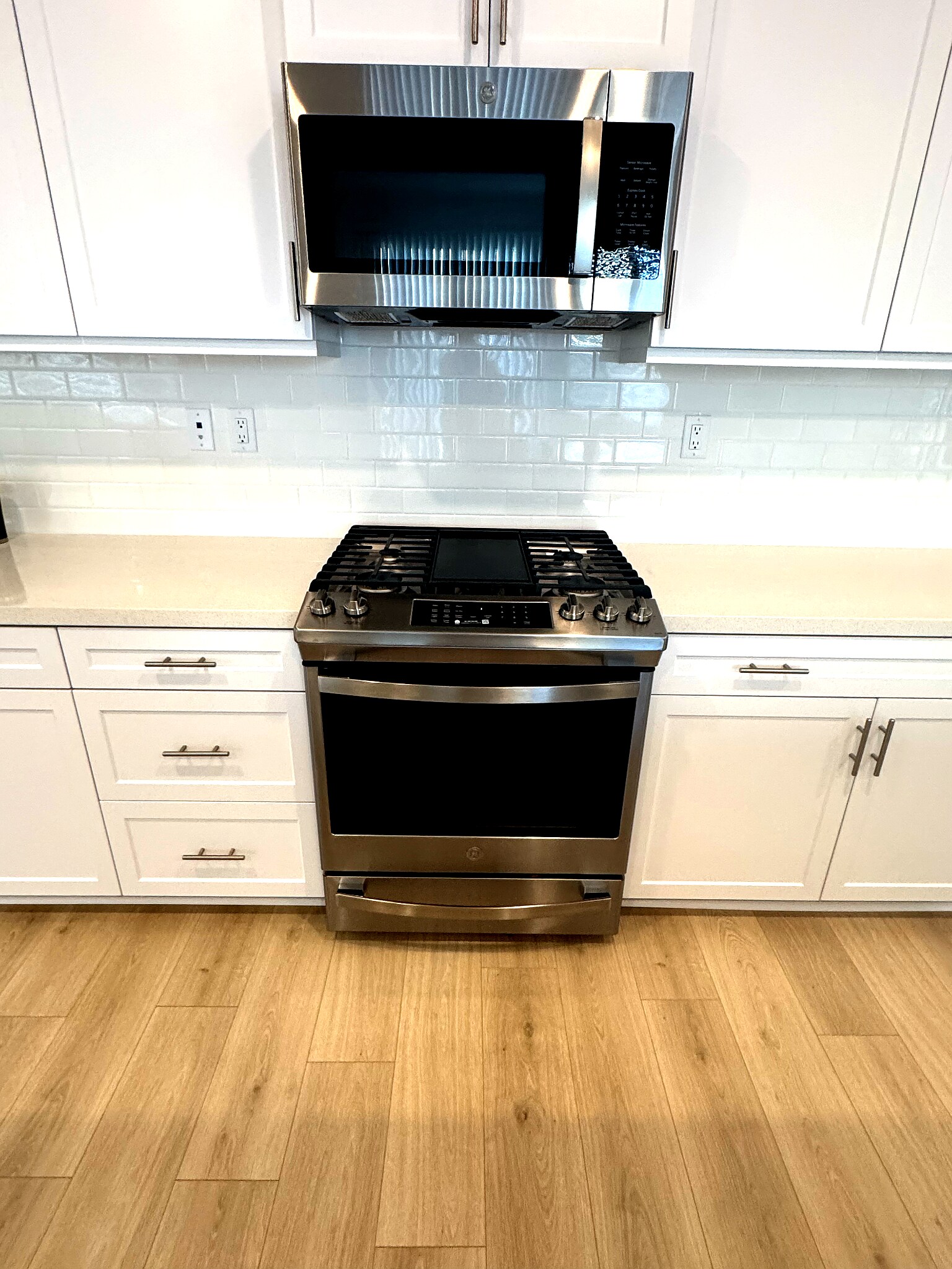 GE Stove - 2288 Panama Dr