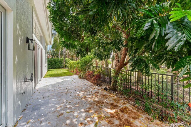 Building Photo - 128 Abondance Dr