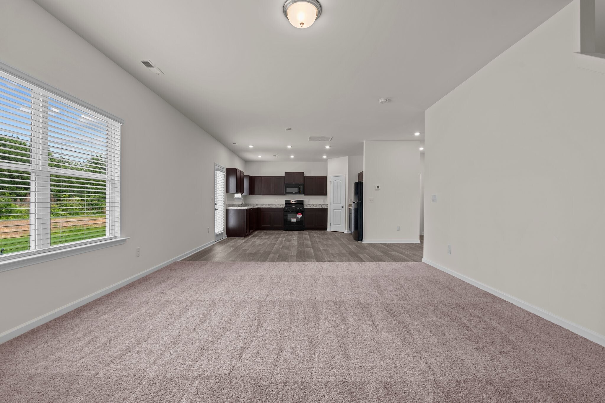 Building Photo - 827 Biltmore Dr