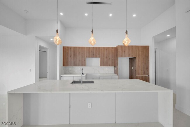 Building Photo - 2540 NW 6th Terrace