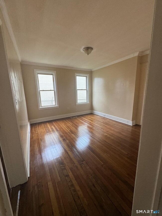 Building Photo - 49 Dover St