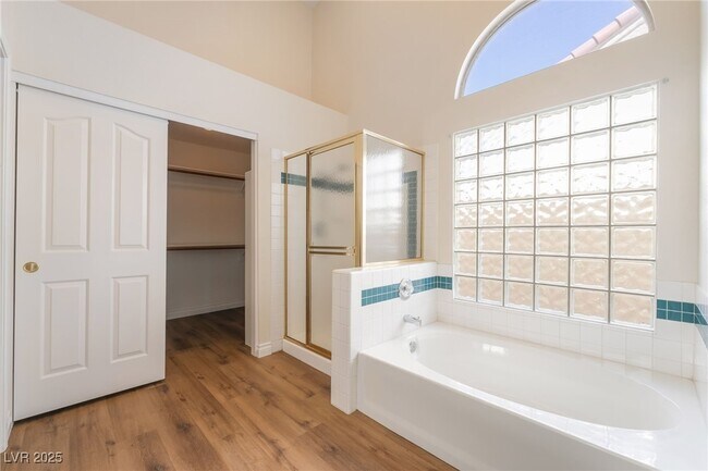 Building Photo - 8250 Fox Tail Way