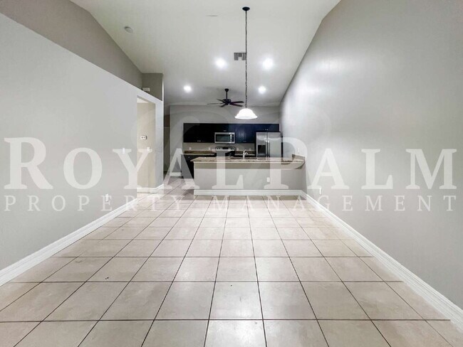 Building Photo - Cozy Up Long-Term & Leaf It All Behind – 3BR/2BA Duplex + Garage & The Favorite Perk: Screened. L...