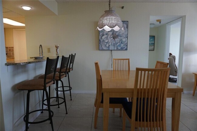 Building Photo - 6322 Palma Del Mar Blvd S