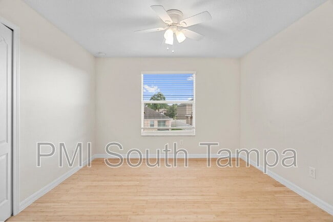 Building Photo - 13740 Newport Shores Dr