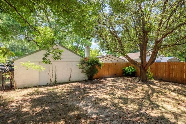 Building Photo - Quaint 2 Bedroom 1 Bath Home in Henrico!!