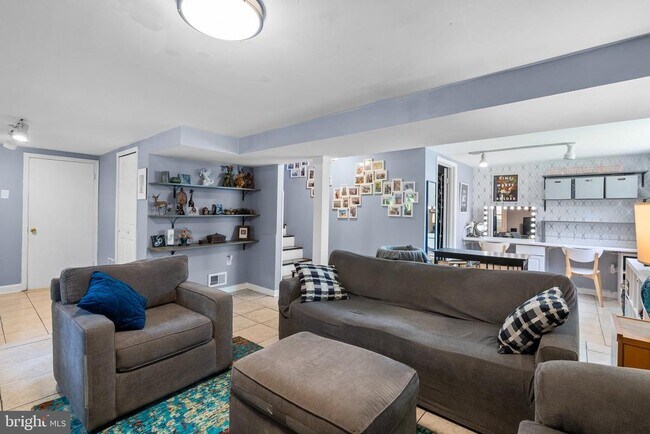 Building Photo - 3904 Lantern Dr