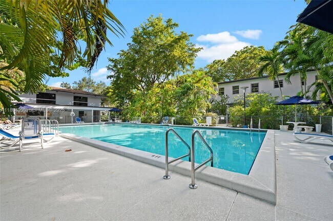 Building Photo - 7865 SW 57th Ave