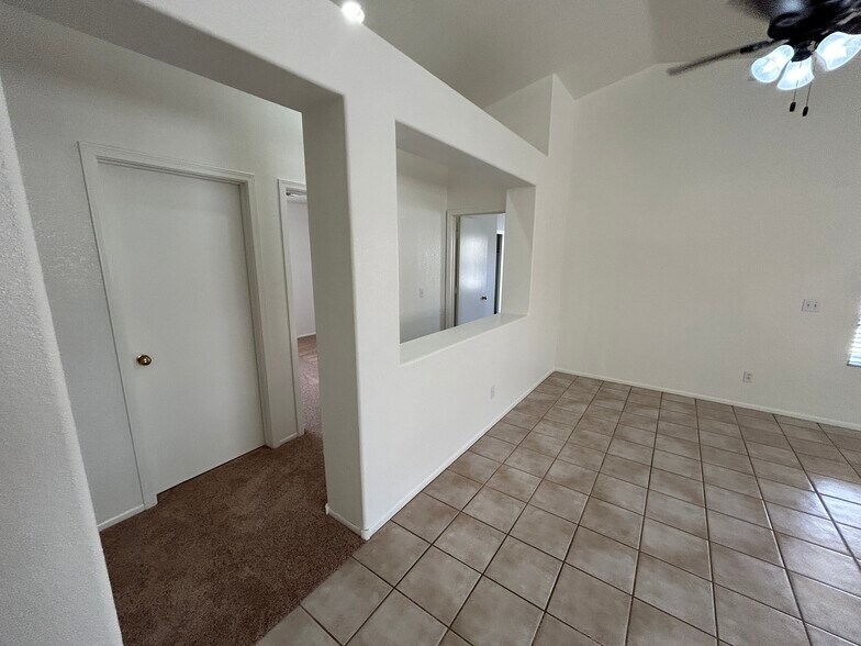 Building Photo - 2284 E Browning Pl