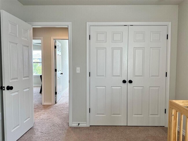 Building Photo - 12105 Cimaizon Dr