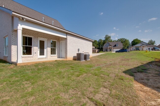 Building Photo - Brand NEW Adorable Craftsman!!!!