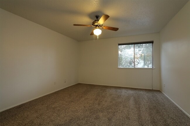 Building Photo - 6430 Kentwick Dr