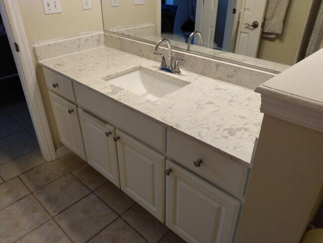 Building Photo - 2018 Alta Meadows Ln