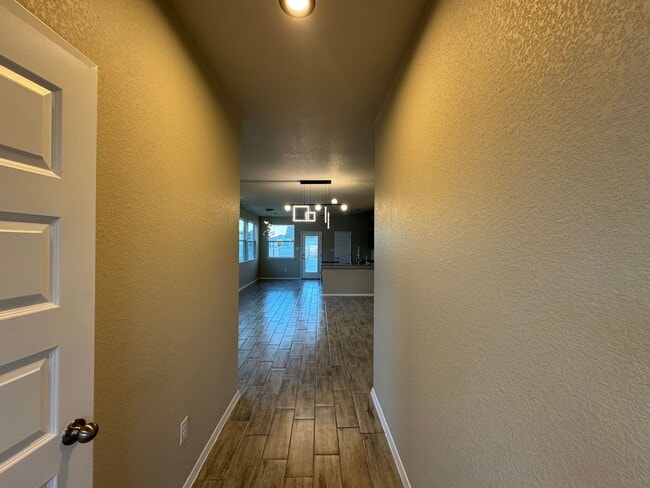 Building Photo - Bright & Spacious 3 Bedroom Home with Garage in Kyle