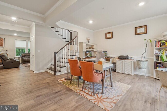 Building Photo - 10908 Meridian Hill Way