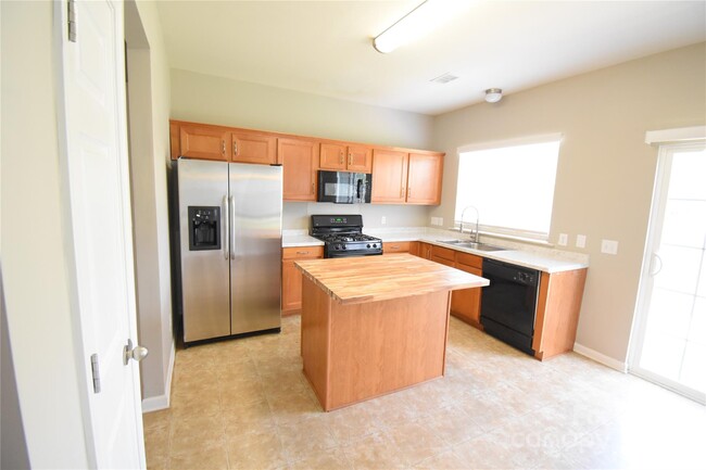 Building Photo - 10941 Claude Freeman Dr