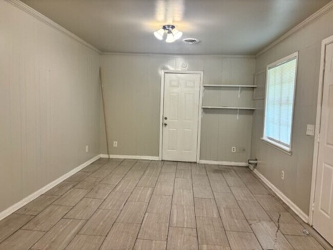 Building Photo - 1554 Dianne Dr