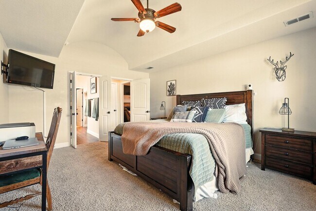 Building Photo - 7625 Tuscany Dr
