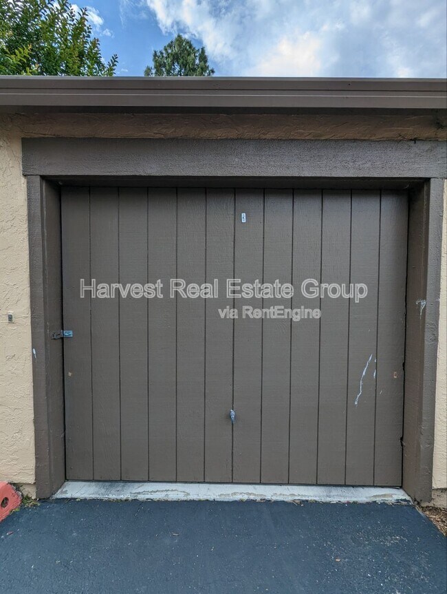 Building Photo - 1341 Greenwich Ct