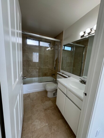 Building Photo - 13022 Riverside Dr