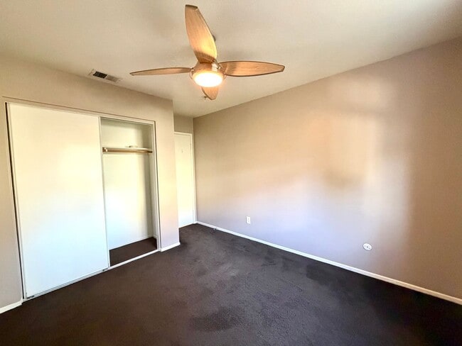 Building Photo - Move in special! Move in by 3/1 and get $300 off your first months rent! - Move-In Ready 3 bedroo...