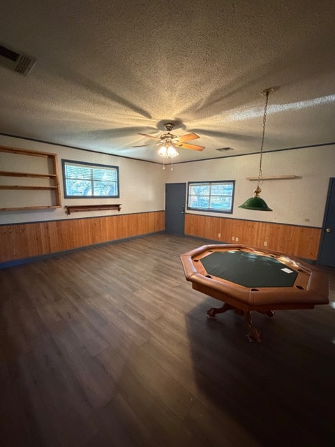 Building Photo - 725 Falcon Dr