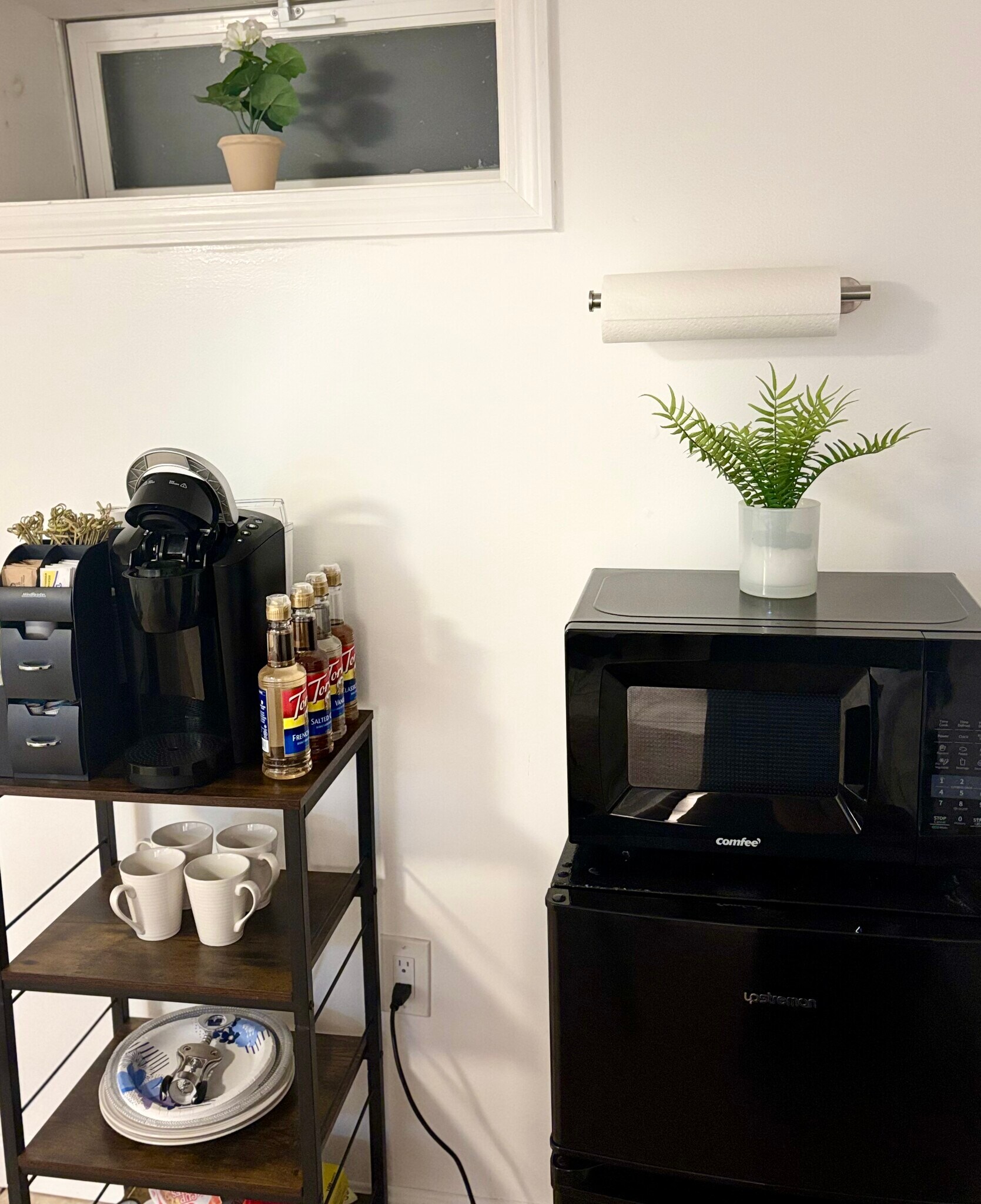 Building Photo - 256 Aqueduct Rd