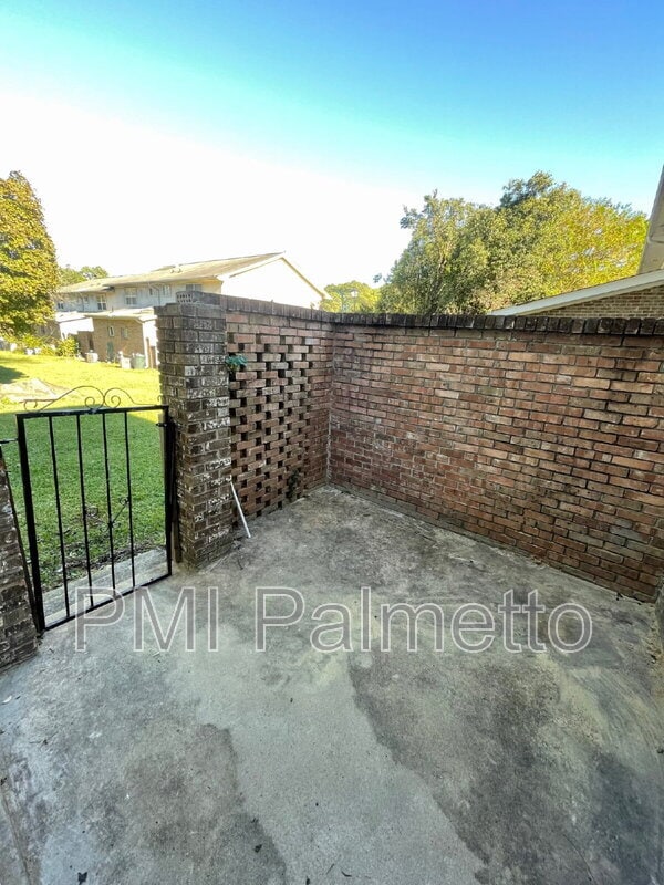 Building Photo - 4716 Palm Tree Ln