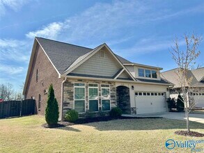 Building Photo - 2618 W Creek Dr