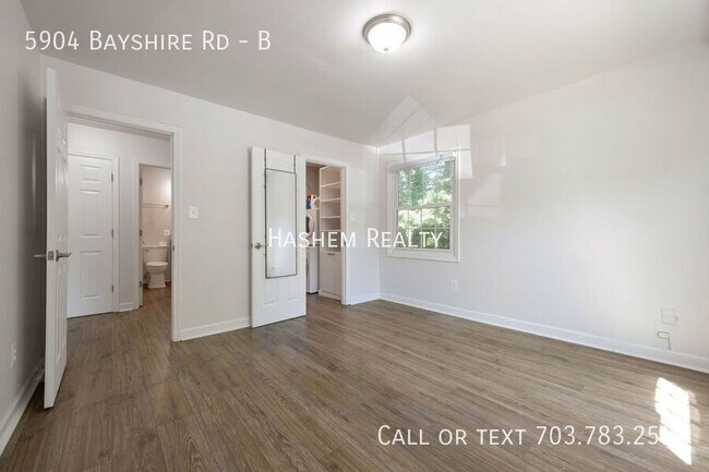 Building Photo - 5904 Bayshire Rd
