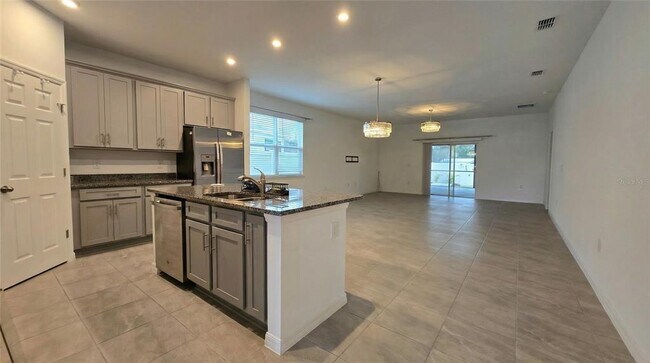 Building Photo - 693 Crown Rose Dr
