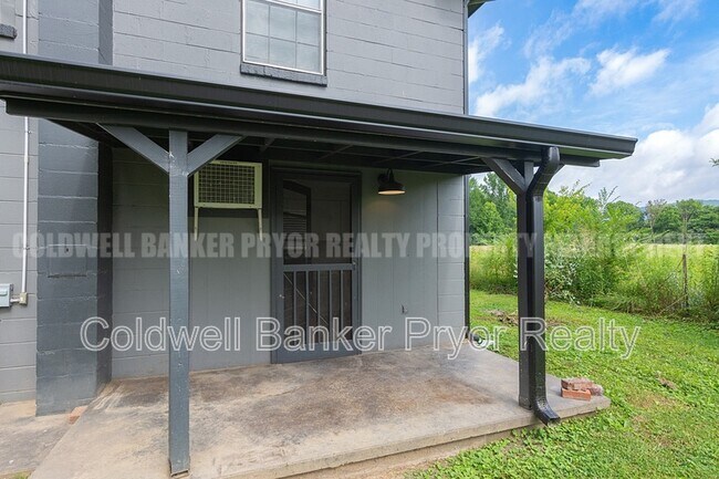 Building Photo - 136 Hickey Cir