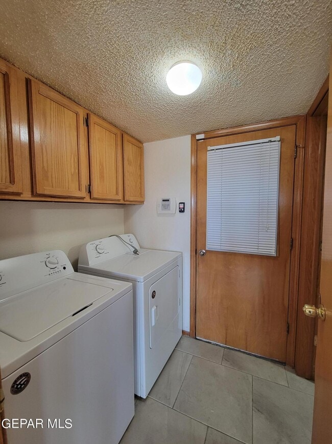 Building Photo - 6920 Imperial Ridge Dr