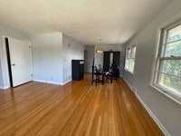 Building Photo - 4338 N Sheffield Ave