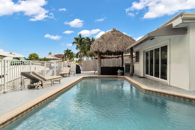 Building Photo - 2233 SE 15th St