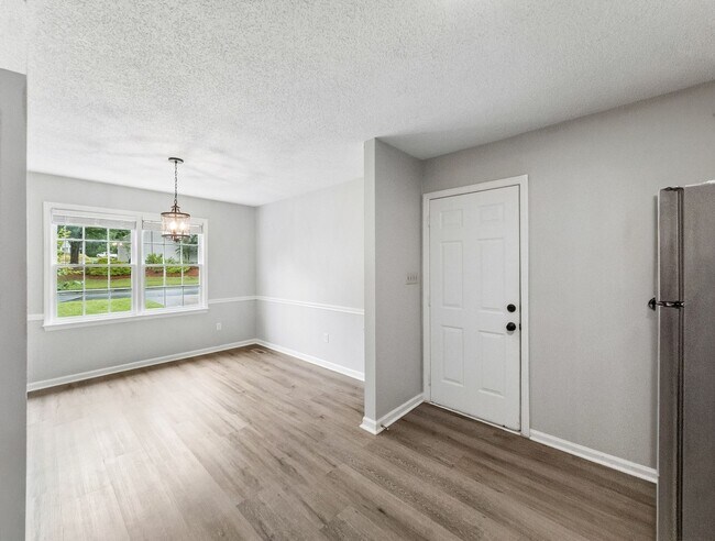 Building Photo - 121 Winthrop Way