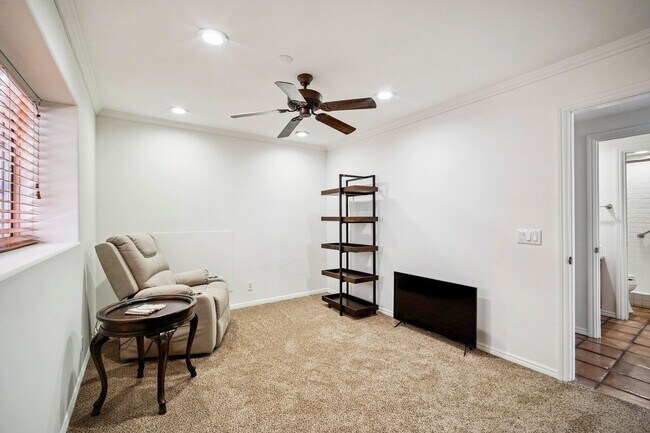 Building Photo - Dream home Located on the Bluff of Southwe...