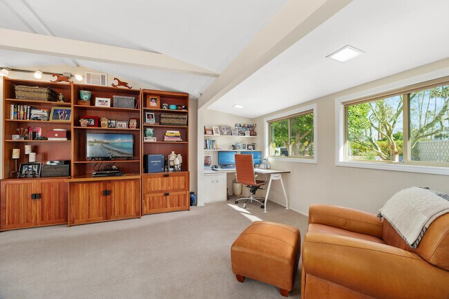 Building Photo - 70801 Fairway Dr