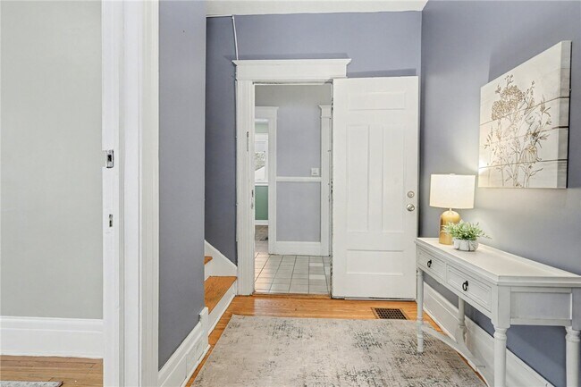 Building Photo - 30 Shepard St