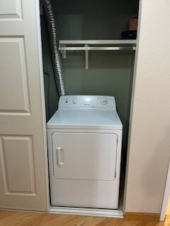 Building Photo - 1350 Golden Cir