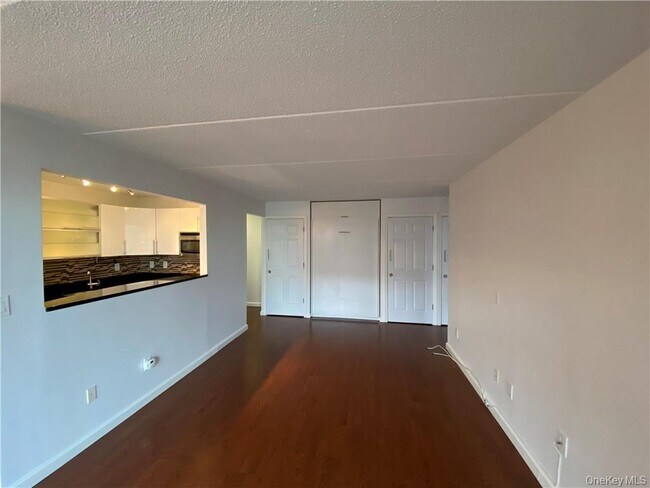 Building Photo - 1155 Warburton Ave