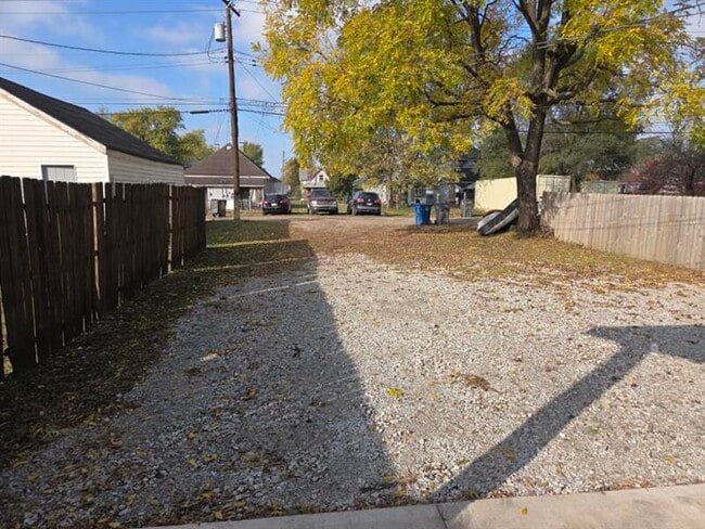 Building Photo - 1348 S Belmont Ave