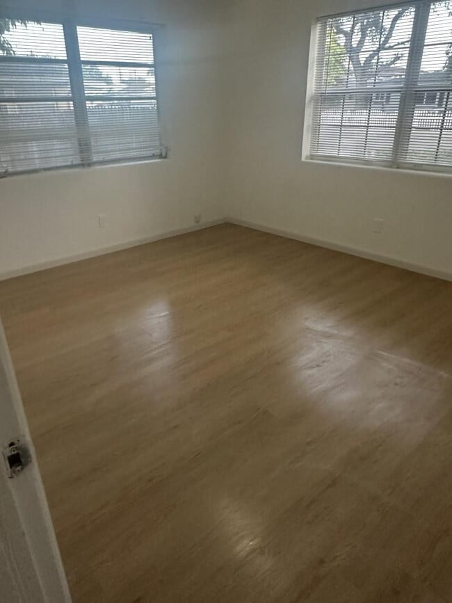 Building Photo - 2435 McKinley St