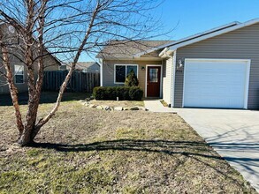 Building Photo - Easy Access to Fort Riley