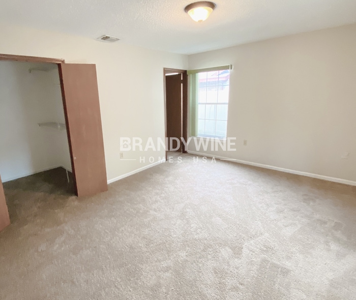 Building Photo - 4965 Reginald Rd