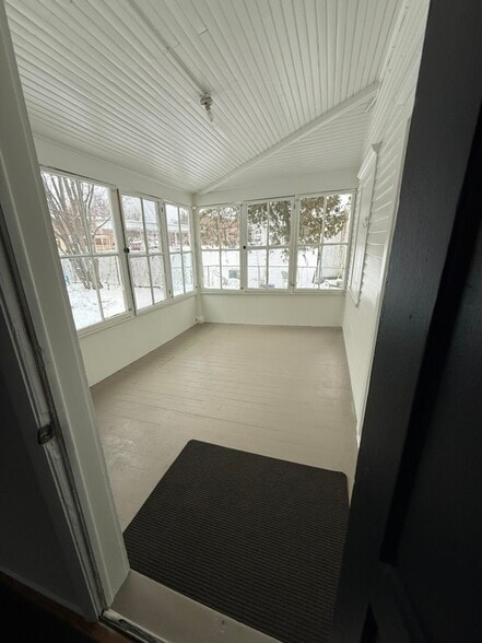 Building Photo - 7 Bacon St