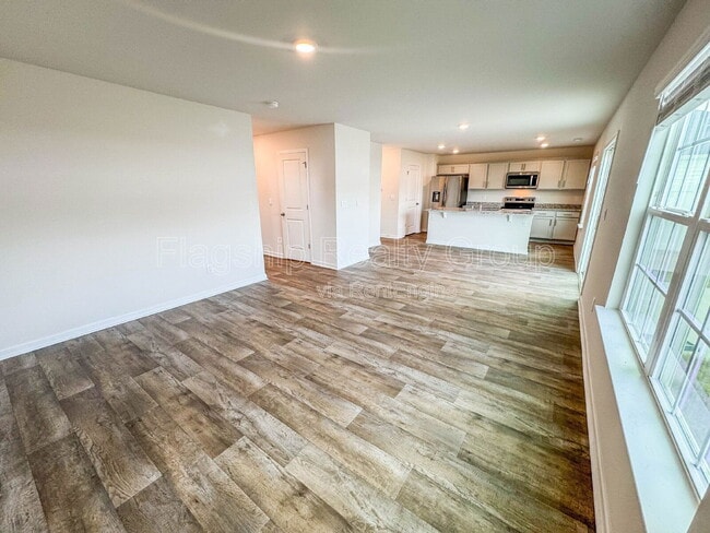 Building Photo - 2136 Montalvan Dr