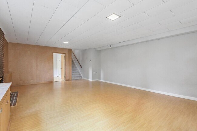 Building Photo - 5960 McAndrew Dr