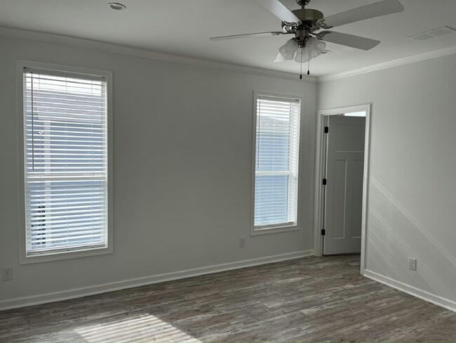 Building Photo - 7812 Cameo Ln
